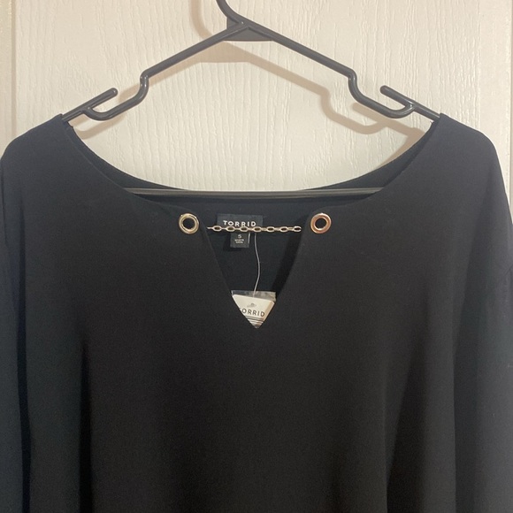NWT Torrid Mini Black Long Sleeve Dress With Chain Detail Size 5X - Picture 4 of 8